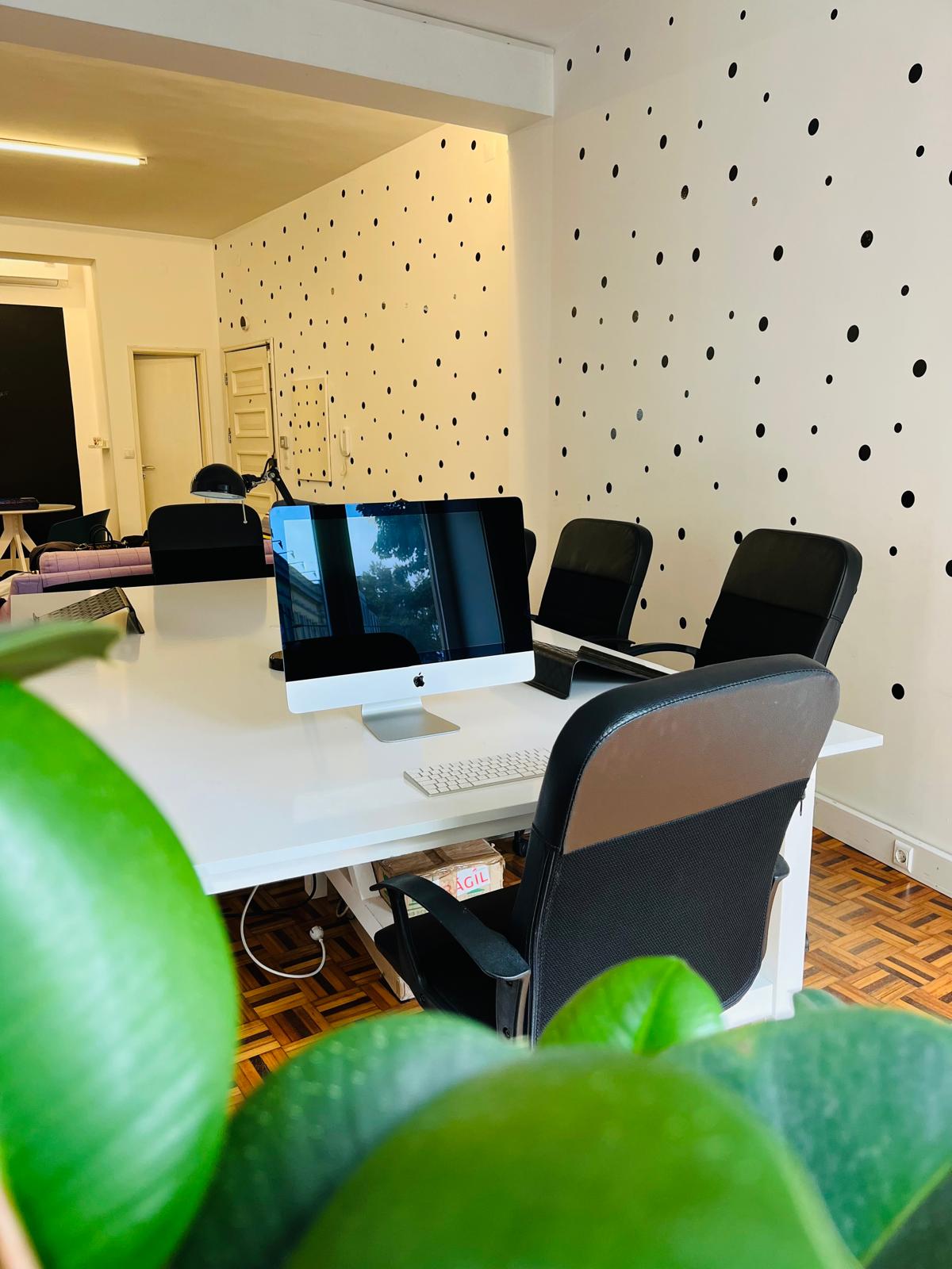 Interior do AIhub Porto